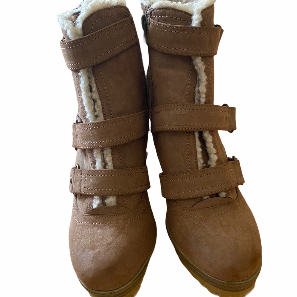 Ankle Boots with Faux Fur - Picture 2 of 4